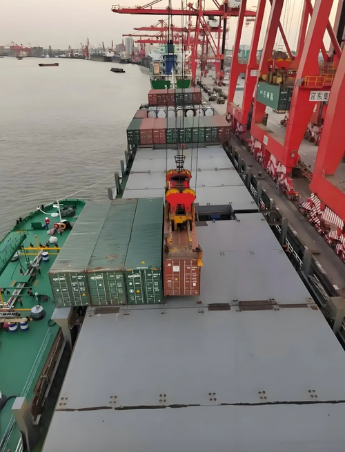 Ship For Sale | 12300 DWT 770 TEU Container Ship For Sale (2006 Built)